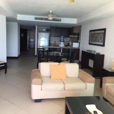 Bay View Grand Marina 1605 Sur Apartman Ixtapa  Kültér fotó