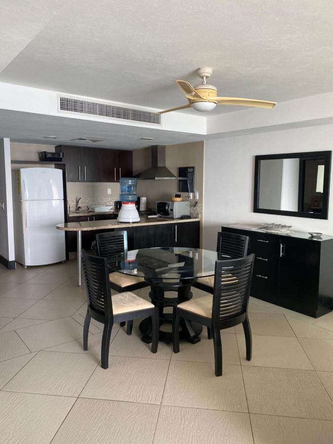 Bay View Grand Marina 1605 Sur Apartman Ixtapa  Kültér fotó